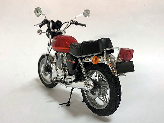 アオシマ １／１２ ホンダ ホークⅡ ＣＢ４００Ｔ（１９７８）